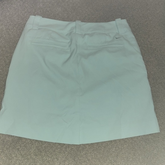Nike golf skirt minty green color tour performance dri fit size 2 - Picture 3 of 4